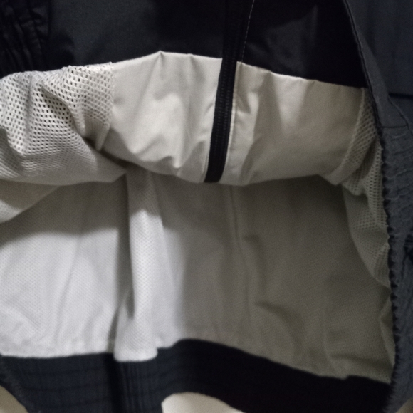 Carrabbas Italian Grill XL Mens Cotton Zip Front Employee Windbreaker in Black - Picture 4 of 10